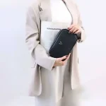 کیف پاسپورتی رودوشی زنانه مدل W66514